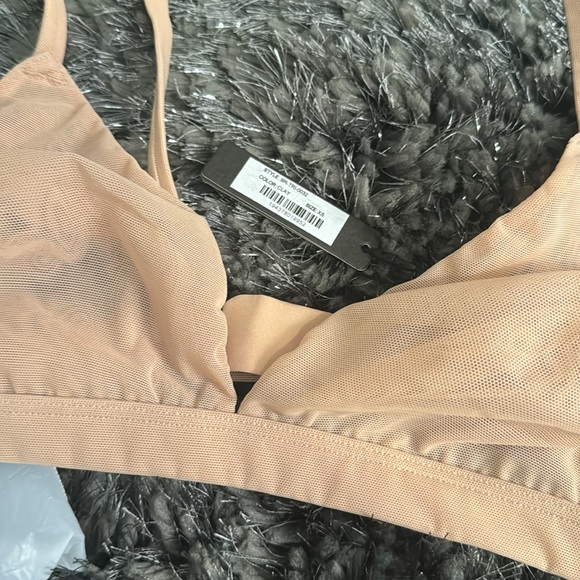 Skims Mesh Triangle Bralette Clay Size Xs - Picture 3 of 5